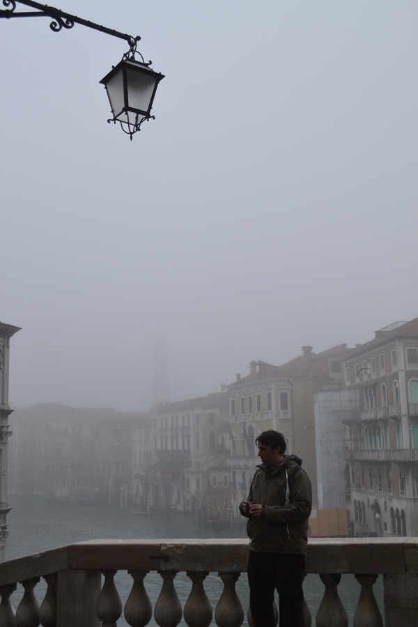 Венеция, на моста Риалто рано сутринта
