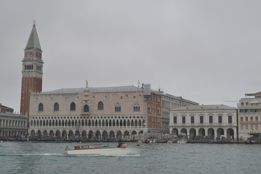 Венеция, Дворецът на доджите, изглед от водата
