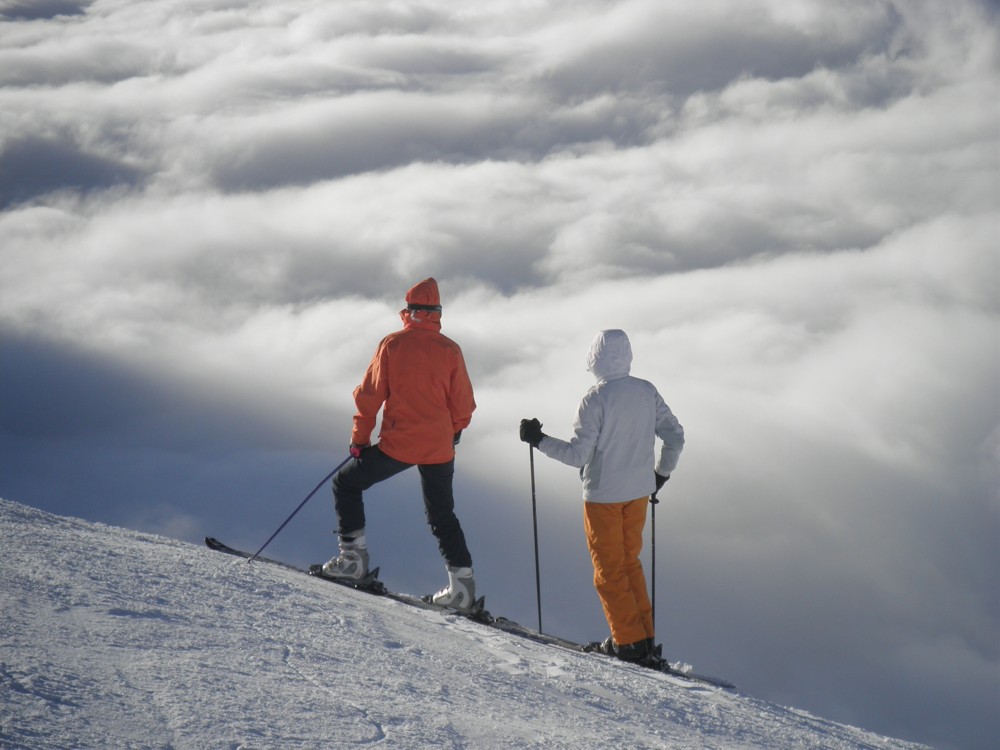 Франция, Двете Алпи, ски курорт, на ръба
