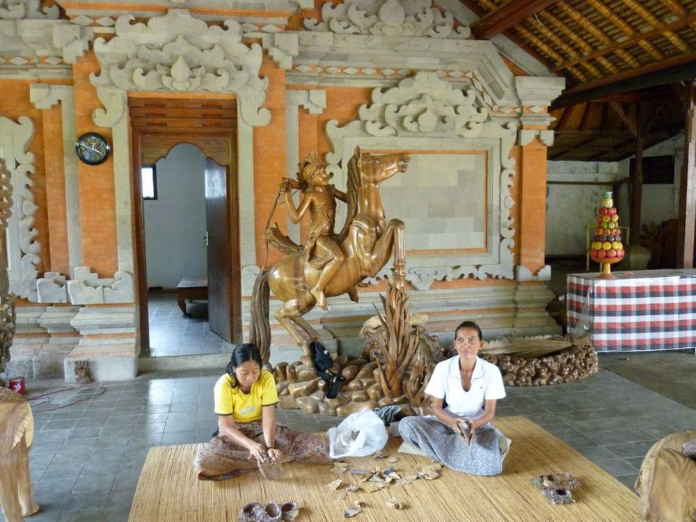 Бали, фабриката за дърворезба
