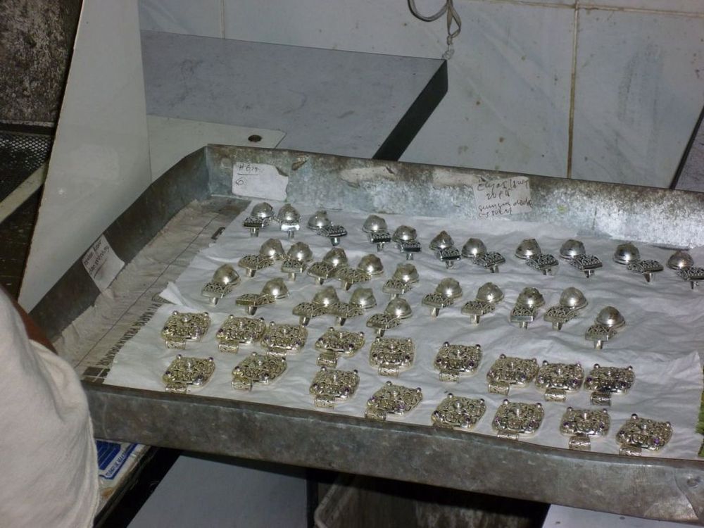 Бали, фабриката за сребро
