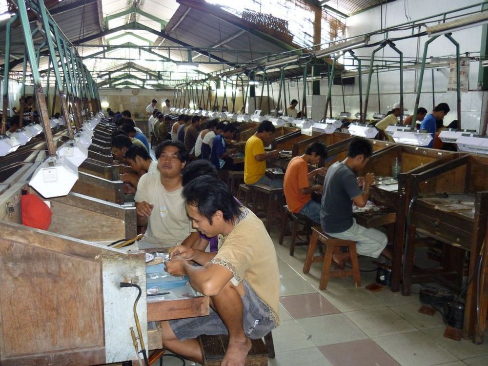 Бали, фабриката за сребро
