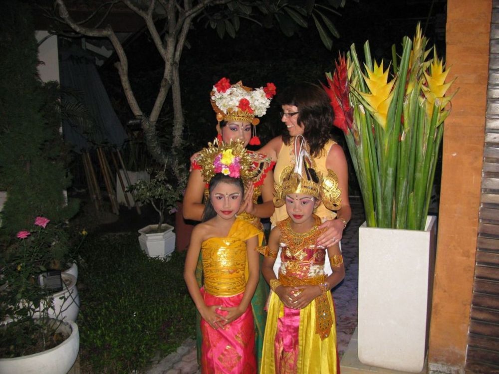 Бали, след танците
