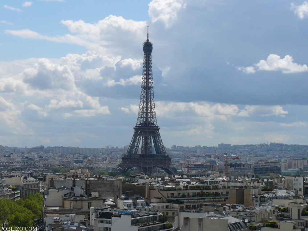 Айфеловата кула в Париж
