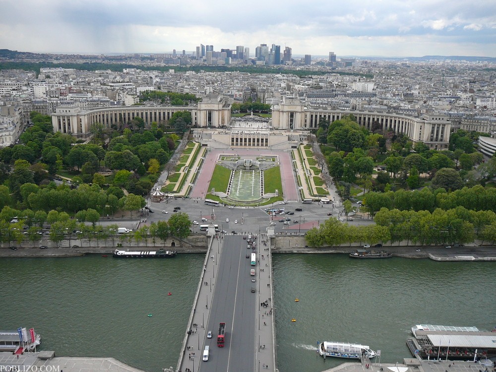Париж, Изглед от Айфеловата кула към Дефанс
