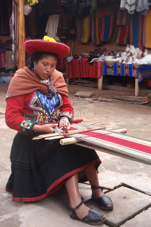 Перу, Традиционно тъкане
