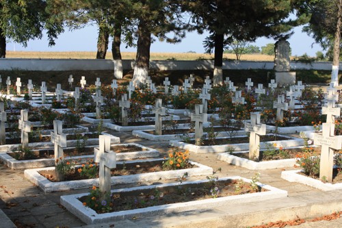 Военното  гробище днес
