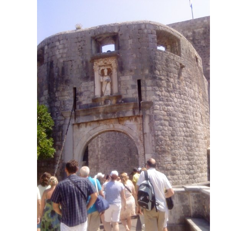 Дубровник – пред портите на крепостта