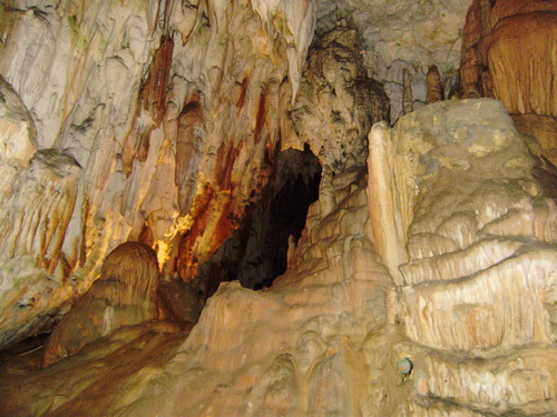 Пещерата Постойна яма 