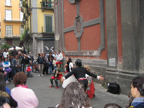 Неапол, уличен театър