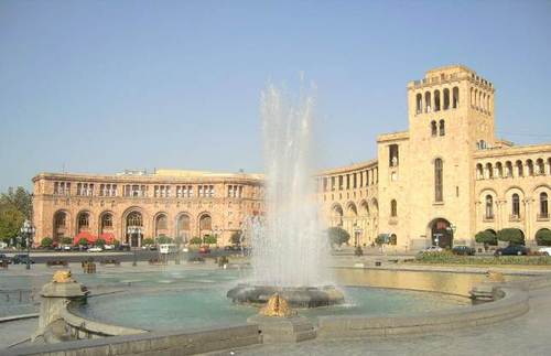 Централния площад Ханрапетутян Храпарак (Площад на републиката)