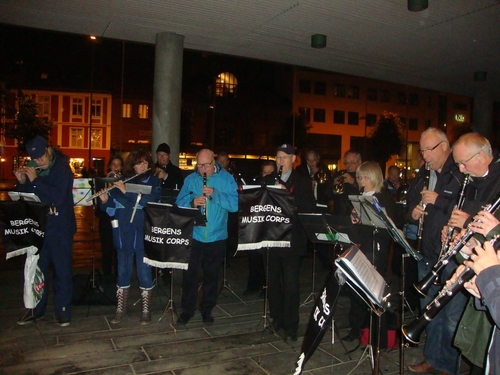 Бергенският оркестър пред зала 'Григ'
