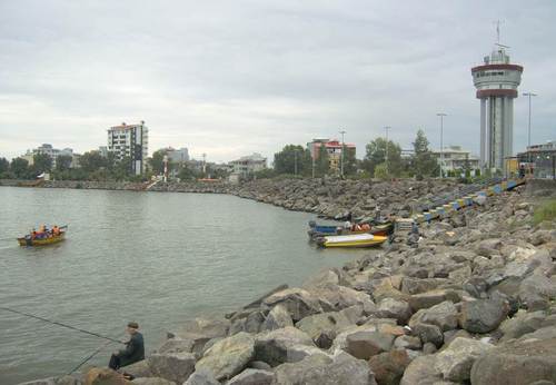 Бандар-е Анзали, пристанището