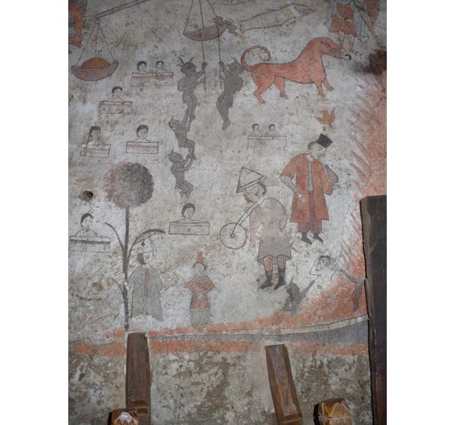 Страшният съд, изографисан на стената до входа на църквата