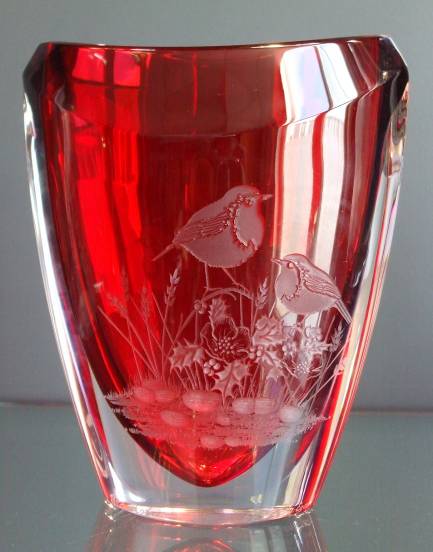 Кристални вази с най-разнообразна форма и различни орнаменти