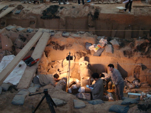 Археолози и реставратори