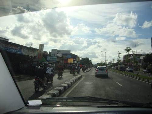 По пътищата на Индонезия