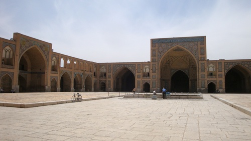 Иран, Исфахан, Южният вход на Петъчната джамия