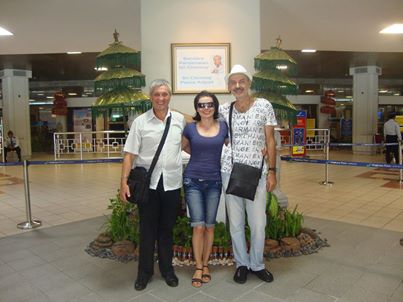 с Косьо на летището в Денпасар