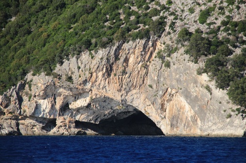 Гърция, пещерата Папаниколис на остров Меганиси