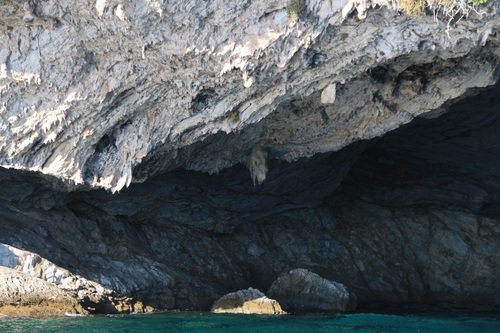 Гърция, пещерата Папаниколис на остров Меганиси
