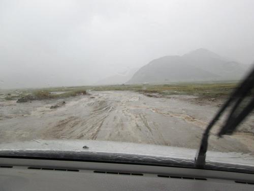 По калните монголски пътища при дъждовно време