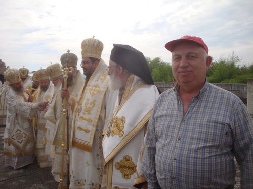 Както се казва, барабар Петко  с мъжете и аз се наредих заедно с архиреите от 11 православни църкви в атриума на голямата базилика за да посрещнем нашият патриарх